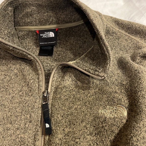 The North Face fleece 1/4 Zip Pullover Sweater - Picture 2 of 5